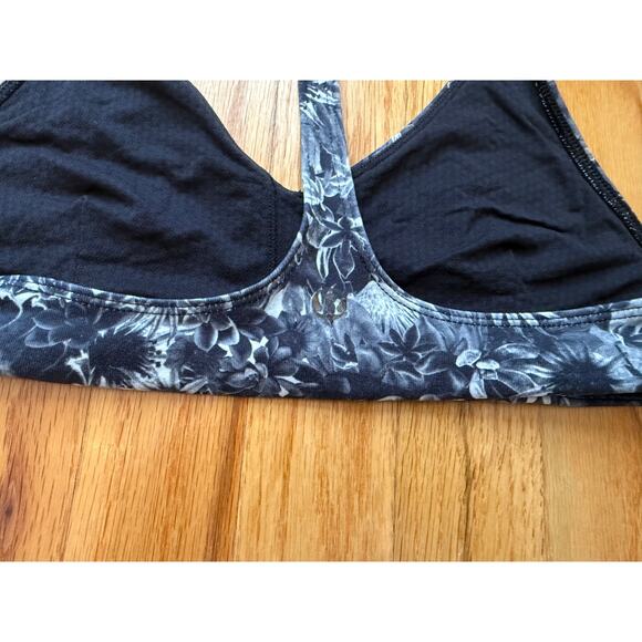 Lululemon Arise Bra Flowabunga Black Angel Wing size 4 - Picture 6 of 9
